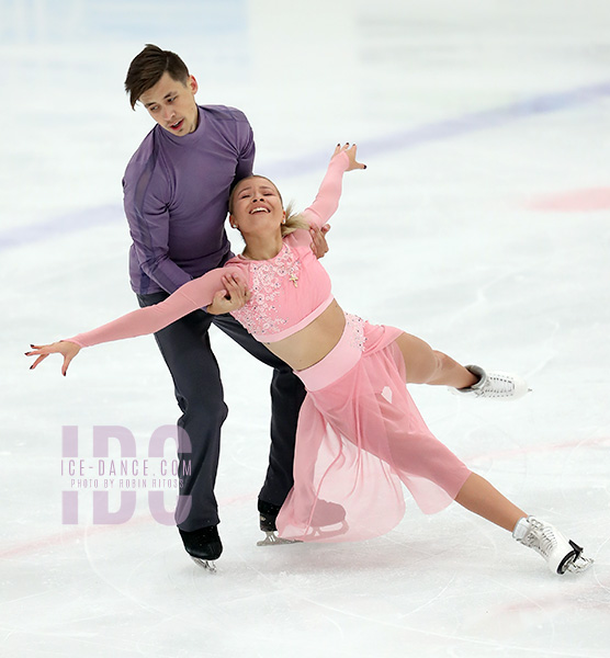 Molly Lanaghan & Dmitre Razgulajevs (CAN)