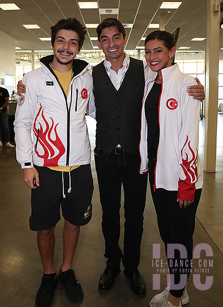 Nicole Kelly & Berk Akalin (TUR) with coach Alper Uçar