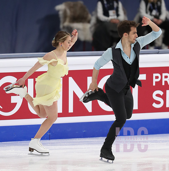 Adelina Galyavieva & Louis Thauron (FRA)