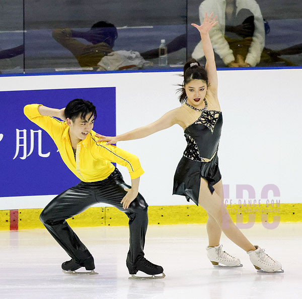 Ayano Sasaki & Atsuhiko Tamura