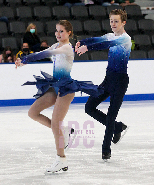 Klara Kowar & TJ Carey (USA)