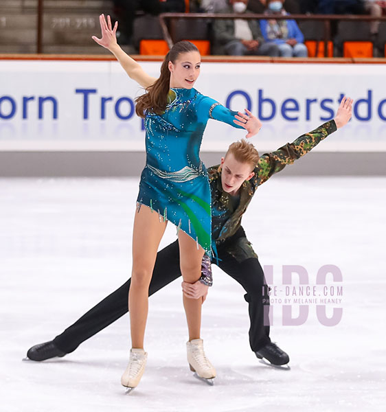 Ekaterina Kuznetsova & Oleksandr Kolosovskyi (AZE)