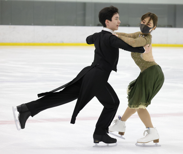 Ayano Sakama & Gakuto McCartney