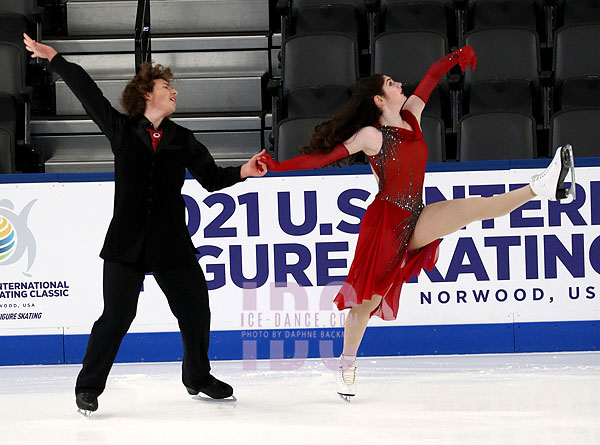 Jenna Hauer & Benjamin Starr