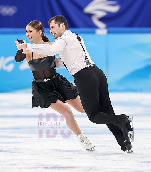 Oleksandra Nazarova & Maksym Nikitin (UKR)