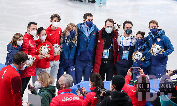 Komatsubara & Koleto, Hubbell & Donohue and Chock & Bates w/coaches / Team USA