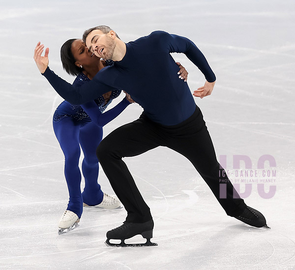 Vanessa James & Eric Radford (CAN)
