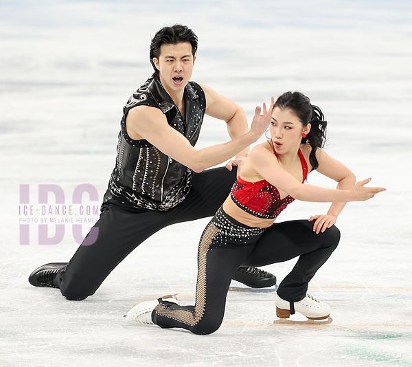 Shiyue Wang & Xinyu Liu (CHN)