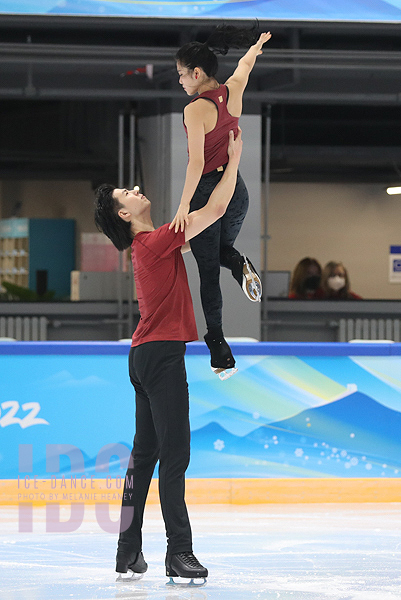 Shiyue Wang & Xinyu Liu (CHN)