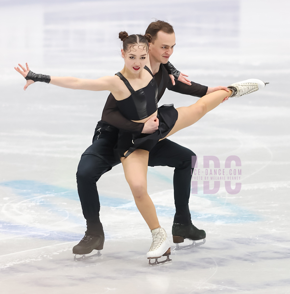 Gaukhar Nauryzova & Boyisangur Datiev (KAZ)